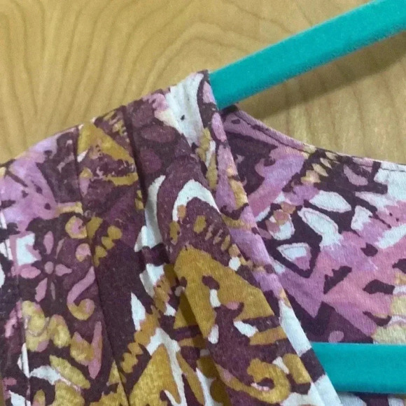 Liz and Co scoop neck tank top triangular and floral pattern - Picture 5 of 12